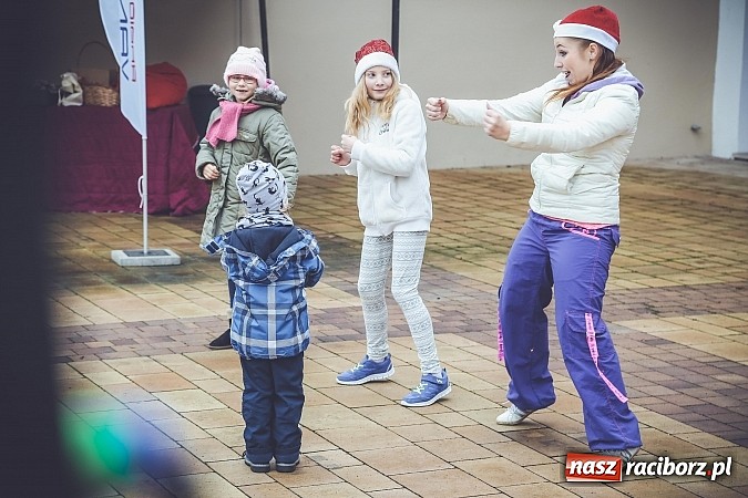 Zdjęcie w galerii na portalu naszraciborz.pl: Mikołajki w Młyńskiej i na zamku wiadomości z regionu