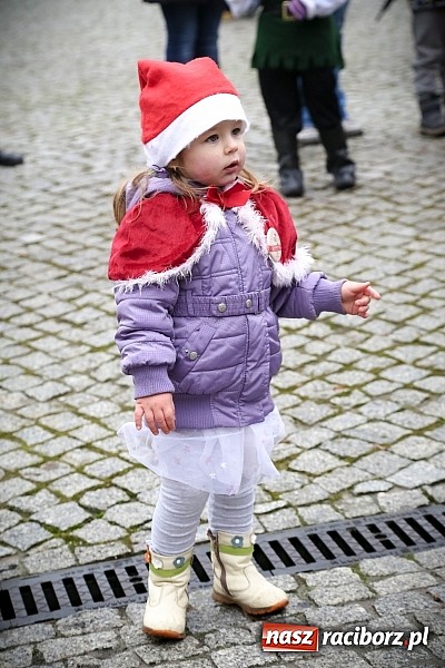 Zdjęcie w galerii na portalu naszraciborz.pl: Mikołajki w Młyńskiej i na zamku wiadomości z regionu