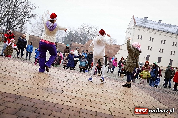 Zdjęcie w galerii na portalu naszraciborz.pl: Mikołajki w Młyńskiej i na zamku wiadomości z regionu