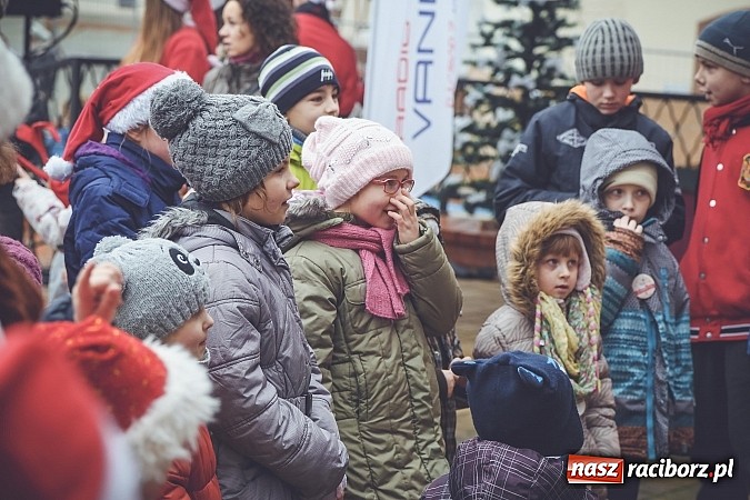 Zdjęcie w galerii na portalu naszraciborz.pl: Mikołajki w Młyńskiej i na zamku wiadomości z regionu