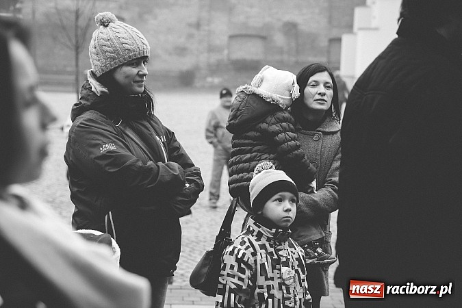 Zdjęcie w galerii na portalu naszraciborz.pl: Mikołajki w Młyńskiej i na zamku wiadomości z regionu