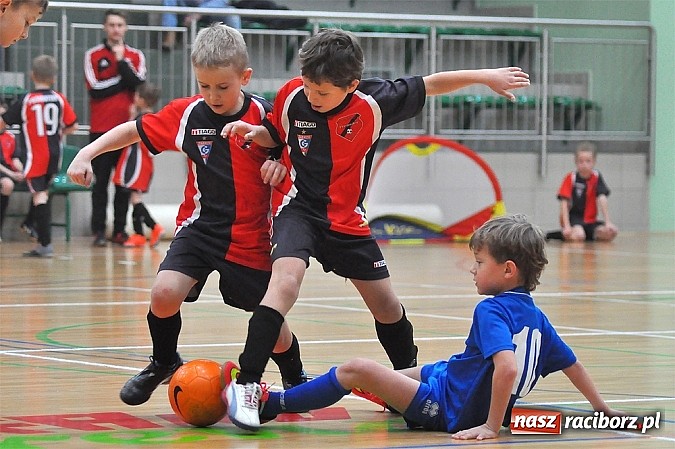 Zdjęcie w galerii na portalu naszraciborz.pl: Zmagania młodych piłkarzy w Arenie Rafako wiadomości z regionu
