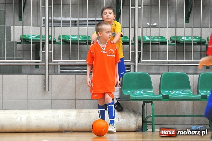 Zdjęcie w galerii na portalu naszraciborz.pl: Zmagania młodych piłkarzy w Arenie Rafako wiadomości z regionu