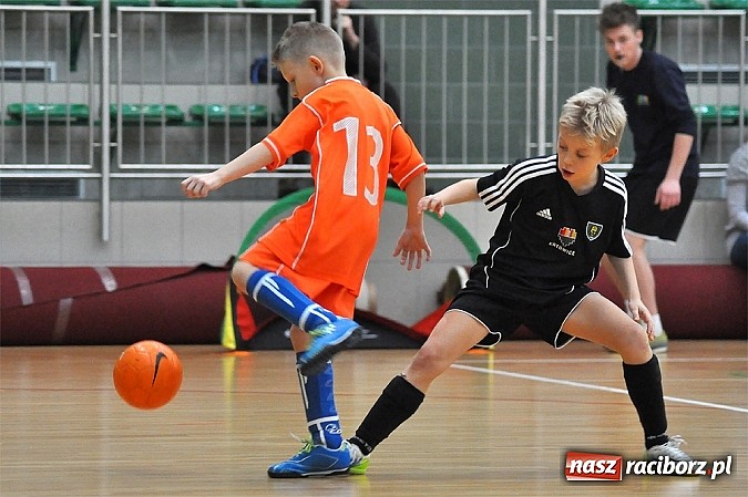 Zdjęcie w galerii na portalu naszraciborz.pl: Zmagania młodych piłkarzy w Arenie Rafako wiadomości z regionu