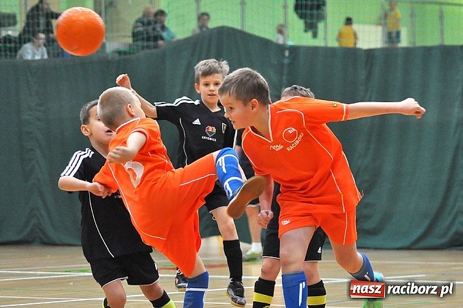 Zdjęcie w galerii na portalu naszraciborz.pl: Zmagania młodych piłkarzy w Arenie Rafako wiadomości z regionu