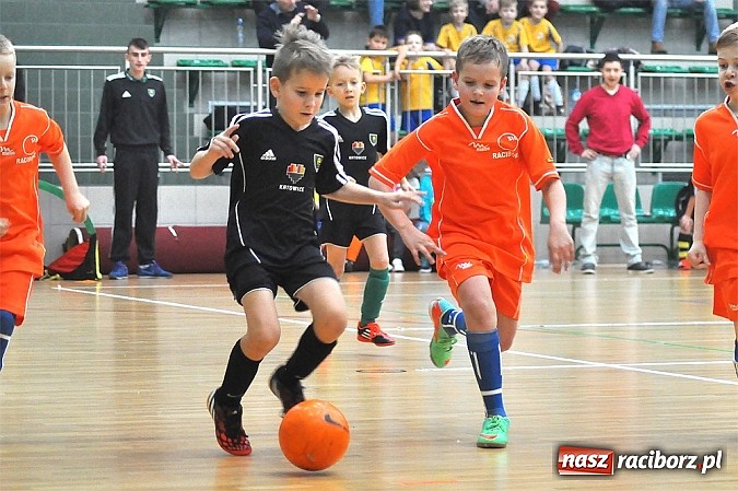 Zdjęcie w galerii na portalu naszraciborz.pl: Zmagania młodych piłkarzy w Arenie Rafako wiadomości z regionu