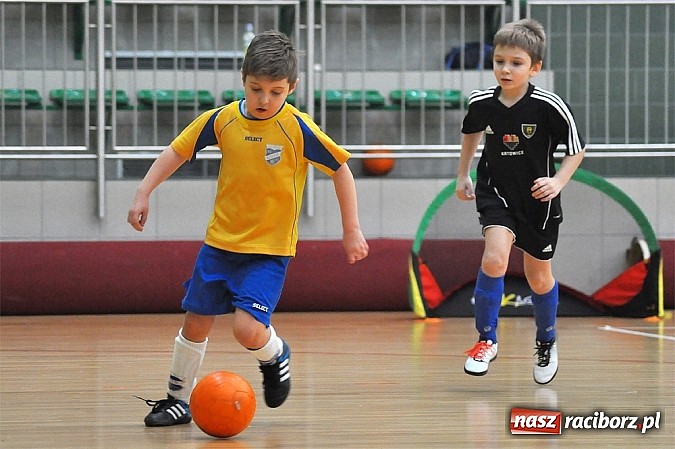 Zdjęcie w galerii na portalu naszraciborz.pl: Zmagania młodych piłkarzy w Arenie Rafako wiadomości z regionu