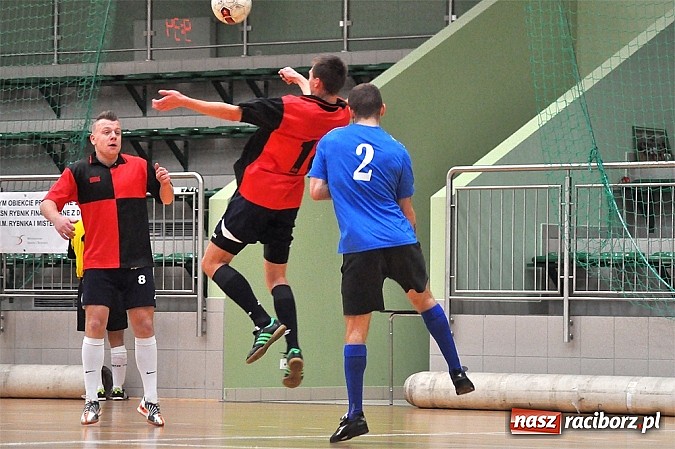 Zdjęcie w galerii na portalu naszraciborz.pl: Sobota w HLPN. Minimalne wygrane Samych Swoich i Płomienia wiadomości z regionu