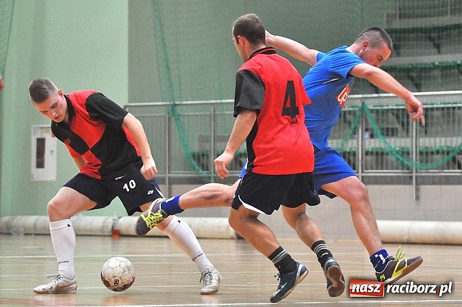 Zdjęcie w galerii na portalu naszraciborz.pl: Sobota w HLPN. Minimalne wygrane Samych Swoich i Płomienia wiadomości z regionu