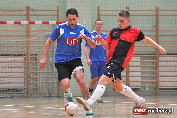 Zdjęcie w galerii na portalu naszraciborz.pl: Sobota w HLPN. Minimalne wygrane Samych Swoich i Płomienia wiadomości z regionu