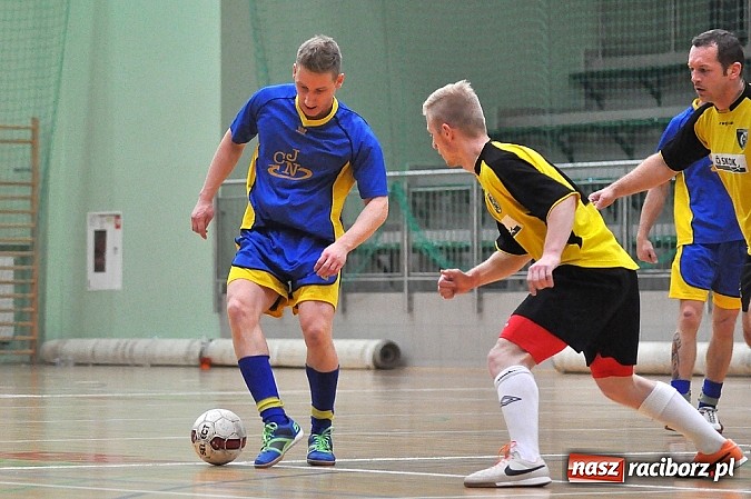 Zdjęcie w galerii na portalu naszraciborz.pl: Sobota w HLPN. Minimalne wygrane Samych Swoich i Płomienia wiadomości z regionu