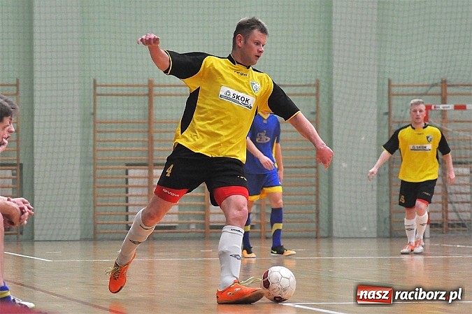 Zdjęcie w galerii na portalu naszraciborz.pl: Sobota w HLPN. Minimalne wygrane Samych Swoich i Płomienia wiadomości z regionu