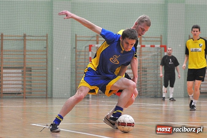Zdjęcie w galerii na portalu naszraciborz.pl: Sobota w HLPN. Minimalne wygrane Samych Swoich i Płomienia wiadomości z regionu