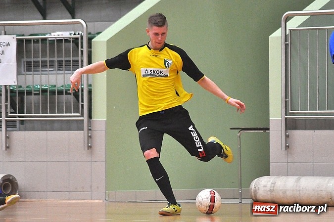 Zdjęcie w galerii na portalu naszraciborz.pl: Sobota w HLPN. Minimalne wygrane Samych Swoich i Płomienia wiadomości z regionu