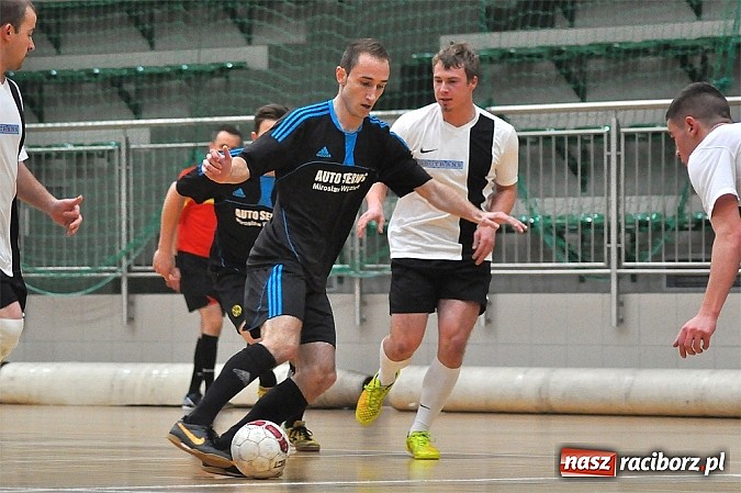 Zdjęcie w galerii na portalu naszraciborz.pl: Sobota w HLPN. Minimalne wygrane Samych Swoich i Płomienia wiadomości z regionu