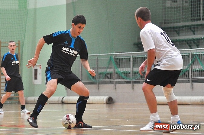 Zdjęcie w galerii na portalu naszraciborz.pl: Sobota w HLPN. Minimalne wygrane Samych Swoich i Płomienia wiadomości z regionu