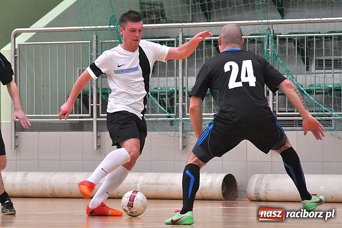 Zdjęcie w galerii na portalu naszraciborz.pl: Sobota w HLPN. Minimalne wygrane Samych Swoich i Płomienia wiadomości z regionu