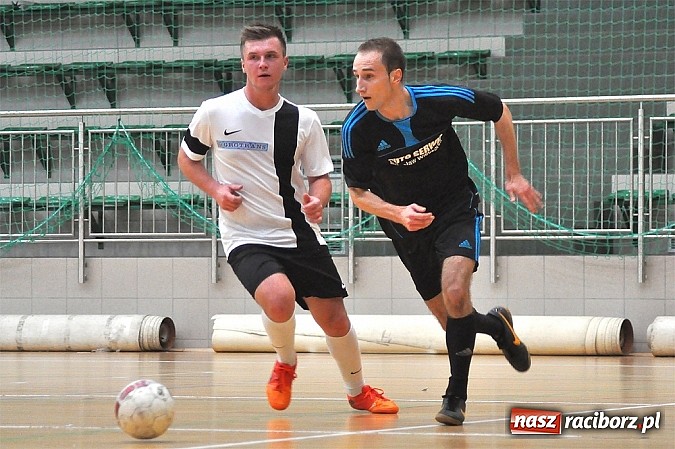 Zdjęcie w galerii na portalu naszraciborz.pl: Sobota w HLPN. Minimalne wygrane Samych Swoich i Płomienia wiadomości z regionu