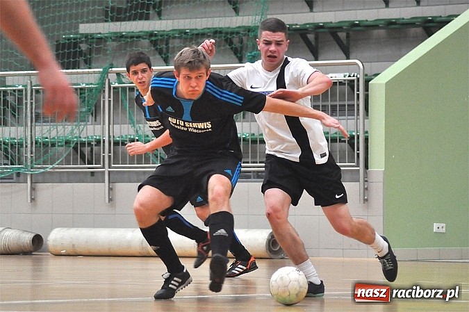 Zdjęcie w galerii na portalu naszraciborz.pl: Sobota w HLPN. Minimalne wygrane Samych Swoich i Płomienia wiadomości z regionu