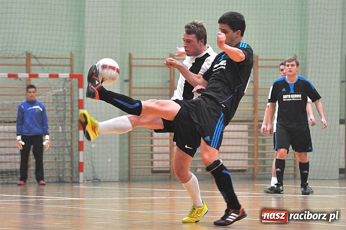 Zdjęcie w galerii na portalu naszraciborz.pl: Sobota w HLPN. Minimalne wygrane Samych Swoich i Płomienia wiadomości z regionu