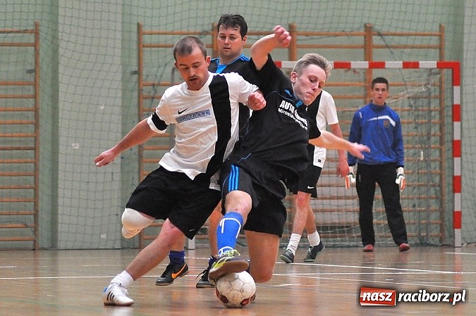 Zdjęcie w galerii na portalu naszraciborz.pl: Sobota w HLPN. Minimalne wygrane Samych Swoich i Płomienia wiadomości z regionu