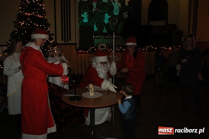 Zdjęcie w galerii na portalu naszraciborz.pl: Tak wspomnienie św. Mikołaja świętowano w Borucinie wiadomości z regionu