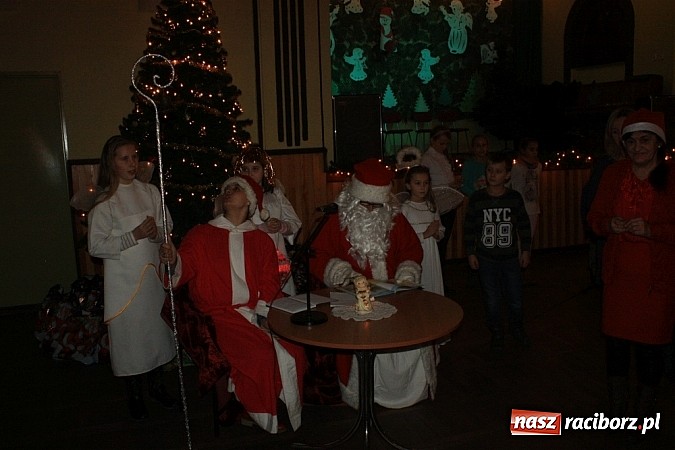 Zdjęcie w galerii na portalu naszraciborz.pl: Tak wspomnienie św. Mikołaja świętowano w Borucinie wiadomości z regionu