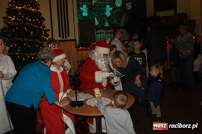 Zdjęcie w galerii na portalu naszraciborz.pl: Tak wspomnienie św. Mikołaja świętowano w Borucinie wiadomości z regionu