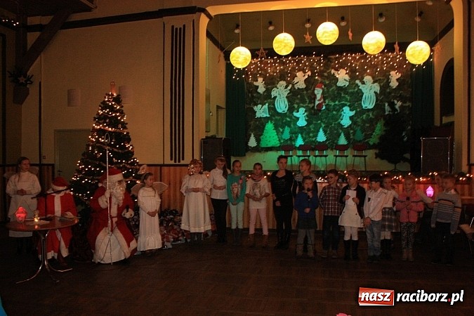 Zdjęcie w galerii na portalu naszraciborz.pl: Tak wspomnienie św. Mikołaja świętowano w Borucinie wiadomości z regionu