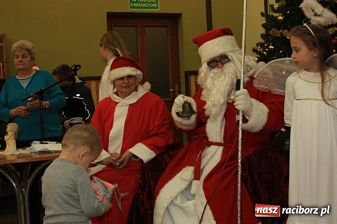 Zdjęcie w galerii na portalu naszraciborz.pl: Tak wspomnienie św. Mikołaja świętowano w Borucinie wiadomości z regionu