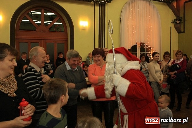 Zdjęcie w galerii na portalu naszraciborz.pl: Tak wspomnienie św. Mikołaja świętowano w Borucinie wiadomości z regionu