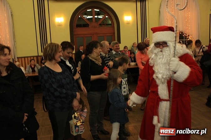 Zdjęcie w galerii na portalu naszraciborz.pl: Tak wspomnienie św. Mikołaja świętowano w Borucinie wiadomości z regionu