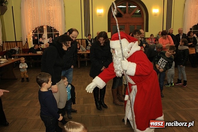 Zdjęcie w galerii na portalu naszraciborz.pl: Tak wspomnienie św. Mikołaja świętowano w Borucinie wiadomości z regionu