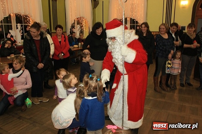 Zdjęcie w galerii na portalu naszraciborz.pl: Tak wspomnienie św. Mikołaja świętowano w Borucinie wiadomości z regionu