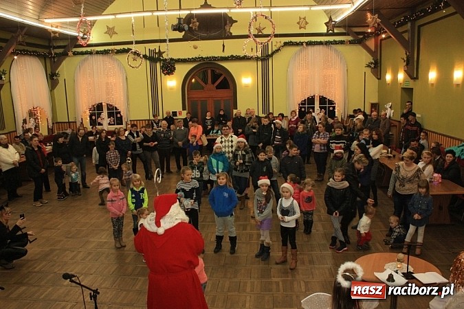 Zdjęcie w galerii na portalu naszraciborz.pl: Tak wspomnienie św. Mikołaja świętowano w Borucinie wiadomości z regionu
