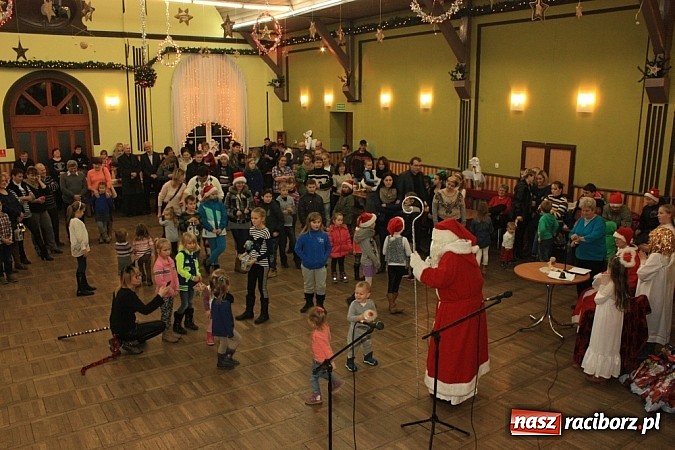 Zdjęcie w galerii na portalu naszraciborz.pl: Tak wspomnienie św. Mikołaja świętowano w Borucinie wiadomości z regionu