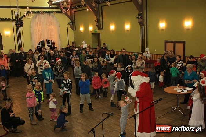 Zdjęcie w galerii na portalu naszraciborz.pl: Tak wspomnienie św. Mikołaja świętowano w Borucinie wiadomości z regionu