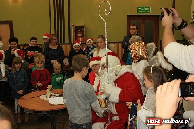 Zdjęcie w galerii na portalu naszraciborz.pl: Tak wspomnienie św. Mikołaja świętowano w Borucinie wiadomości z regionu