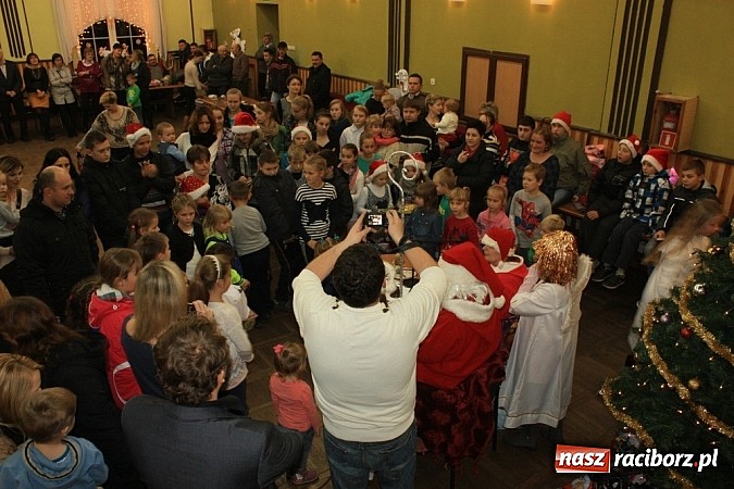 Zdjęcie w galerii na portalu naszraciborz.pl: Tak wspomnienie św. Mikołaja świętowano w Borucinie wiadomości z regionu