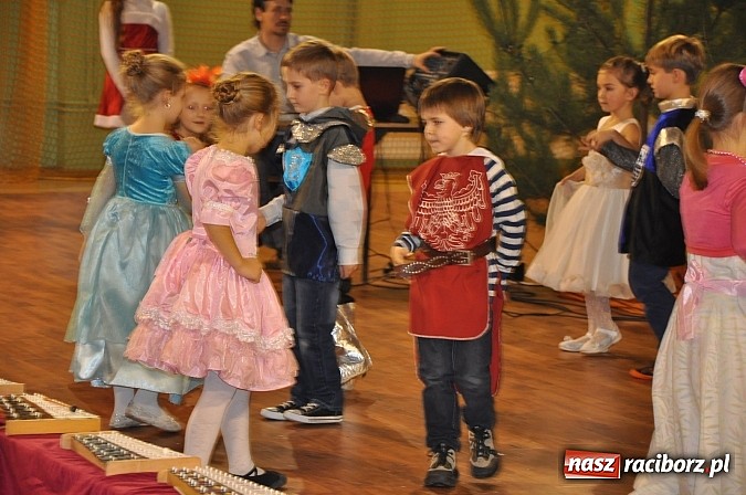 Zdjęcie w galerii na portalu naszraciborz.pl: Festyn Mikołajkowy w Kuźni Raciborskiej wiadomości z regionu