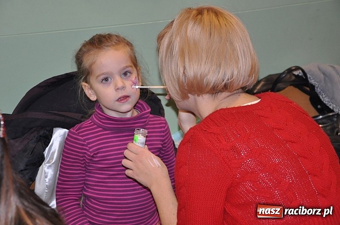 Zdjęcie w galerii na portalu naszraciborz.pl: Festyn Mikołajkowy w Kuźni Raciborskiej wiadomości z regionu