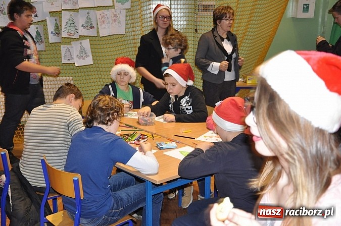 Zdjęcie w galerii na portalu naszraciborz.pl: Festyn Mikołajkowy w Kuźni Raciborskiej wiadomości z regionu