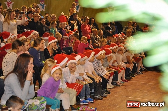 Zdjęcie w galerii na portalu naszraciborz.pl: Festyn Mikołajkowy w Kuźni Raciborskiej wiadomości z regionu