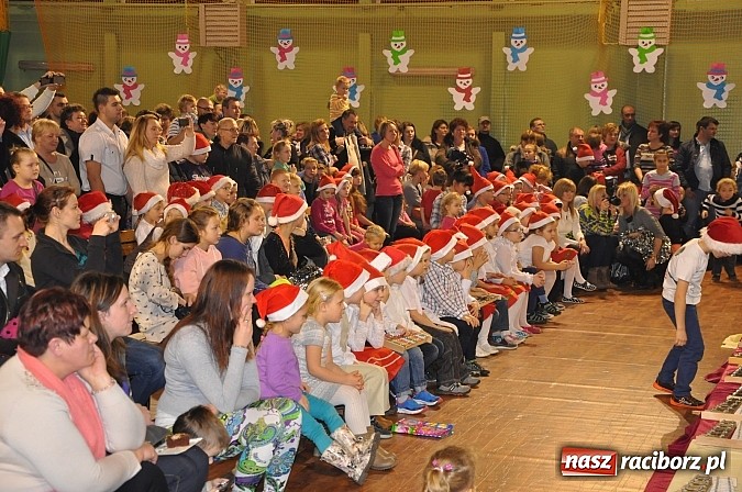 Zdjęcie w galerii na portalu naszraciborz.pl: Festyn Mikołajkowy w Kuźni Raciborskiej wiadomości z regionu