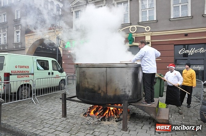 Zdjęcie w galerii na portalu naszraciborz.pl: Wielki świąteczny barszcz już prawie gotowy wiadomości z regionu