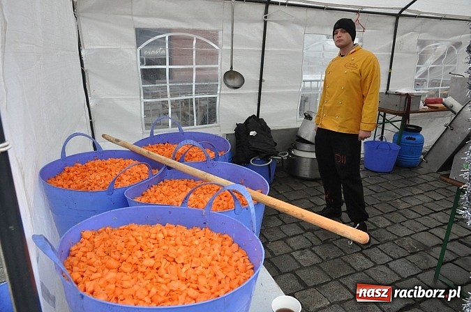 Zdjęcie w galerii na portalu naszraciborz.pl: Wielki świąteczny barszcz już prawie gotowy wiadomości z regionu