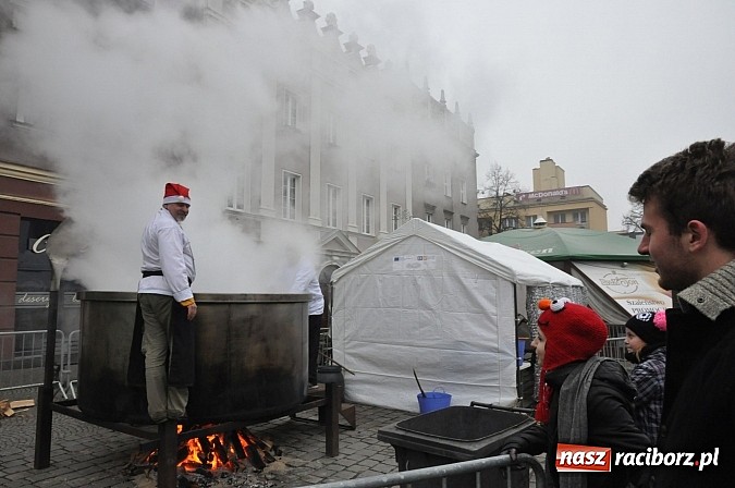 Zdjęcie w galerii na portalu naszraciborz.pl: Wielki świąteczny barszcz już prawie gotowy wiadomości z regionu