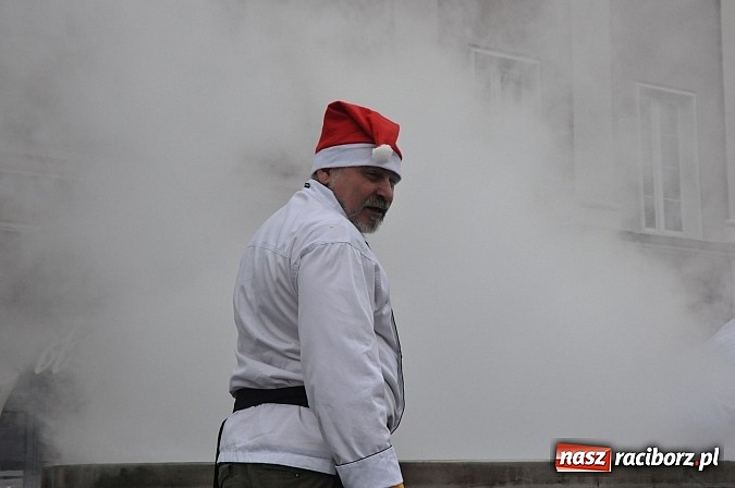 Zdjęcie w galerii na portalu naszraciborz.pl: Wielki świąteczny barszcz już prawie gotowy wiadomości z regionu