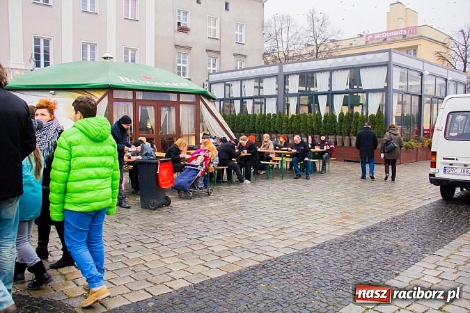 Zdjęcie w galerii na portalu naszraciborz.pl: Drugi dzień Jarmarku Bożonarodzeniowego  wiadomości z regionu