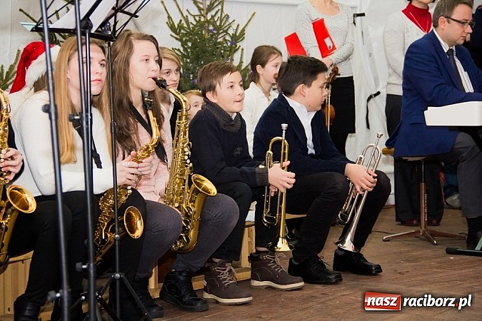 Zdjęcie w galerii na portalu naszraciborz.pl: Drugi dzień Jarmarku Bożonarodzeniowego  wiadomości z regionu